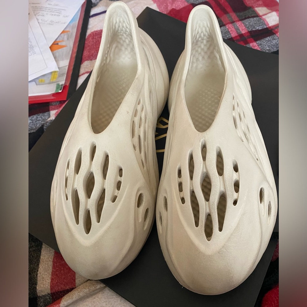 Adidas YEEZY foam runners cream